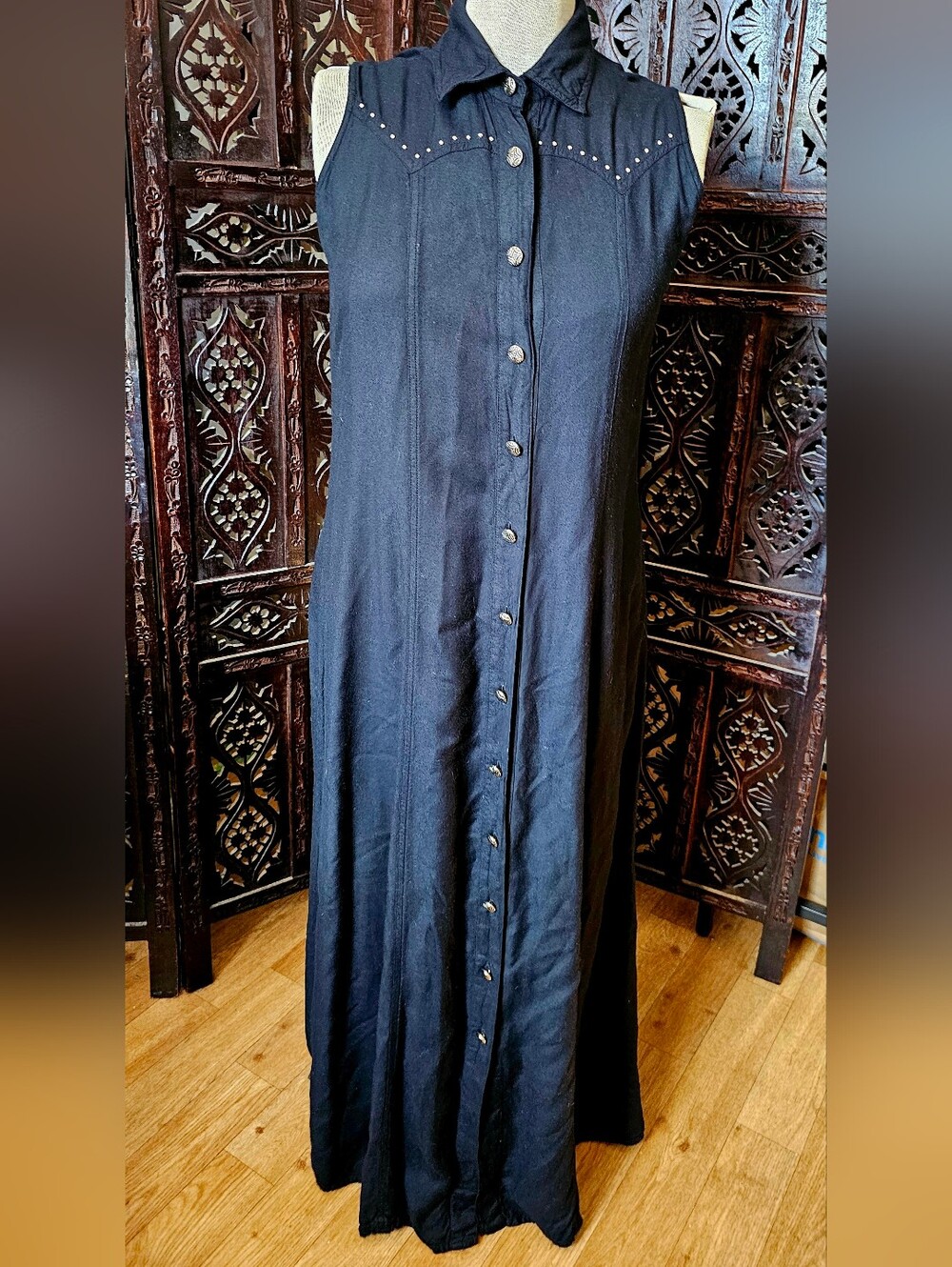 Sleeveless Black Button-Front Maxi Skirt